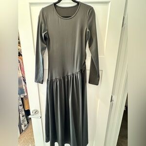 Elegant Gray Long Sleeve Dress